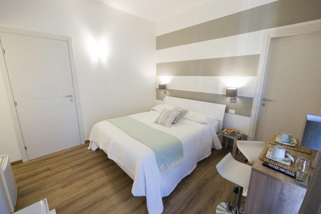 Suite Simonetta Sarzana Bagian luar foto